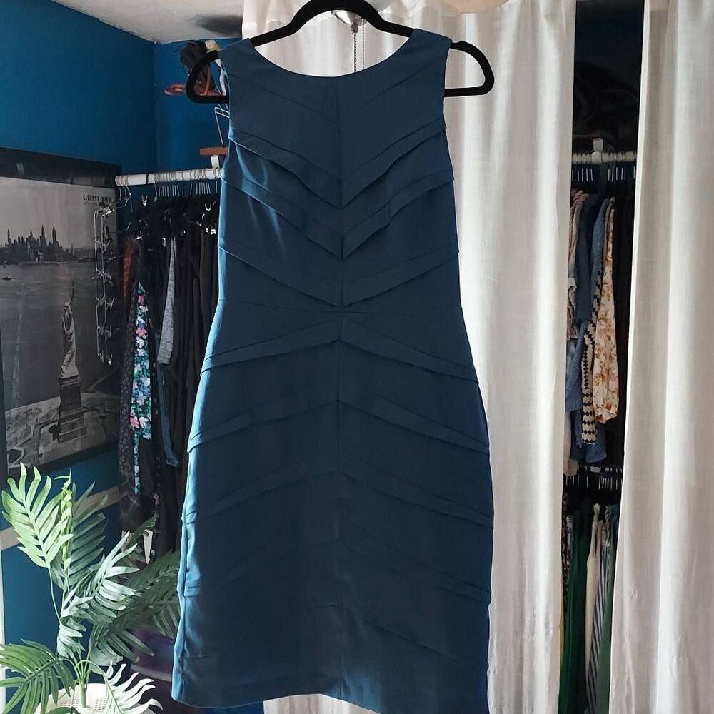 Adriana Papell Size 8 Blue Wave Design Sleeveless Dress – Elegant Cocktail/Eveni